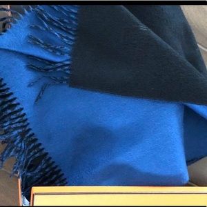 NWT❗️Hermès Cashmere shawl in box